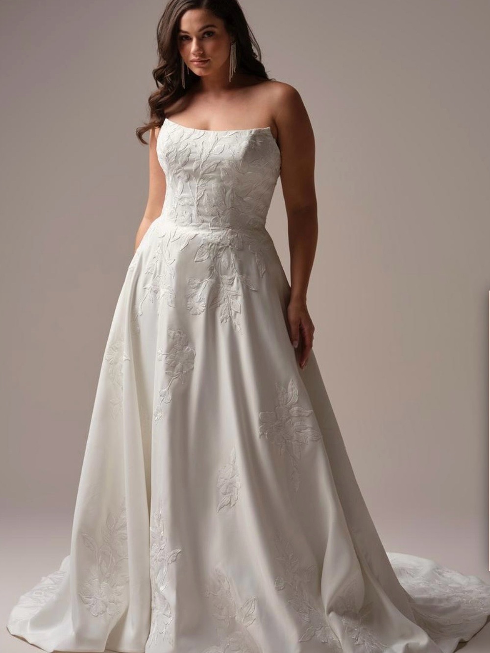 Unaltered MAGGIE SOTTERO - SHERIDAN WEDDING DRESS